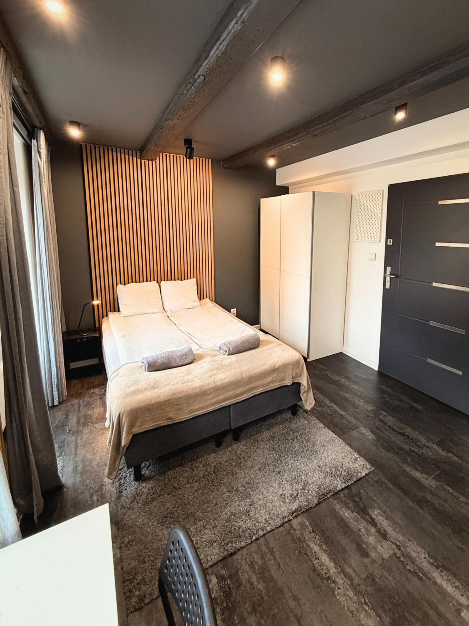 Apartament Z Widokiem Na Pomnik Kopernika - Rynek Staromiejski Torun Exterior photo
